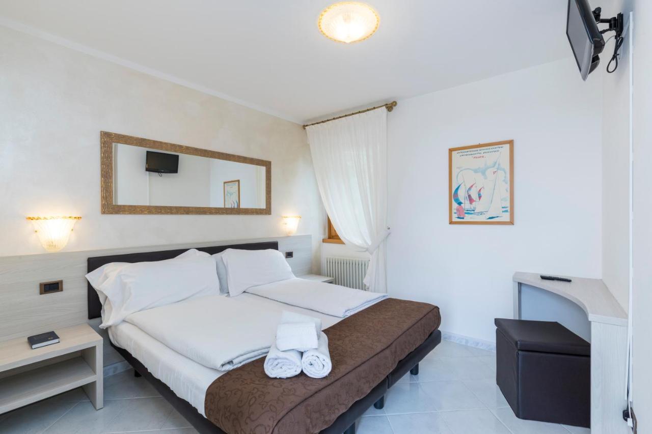 B&B Casa Benamati by Kelly Malcesine Bagian luar foto