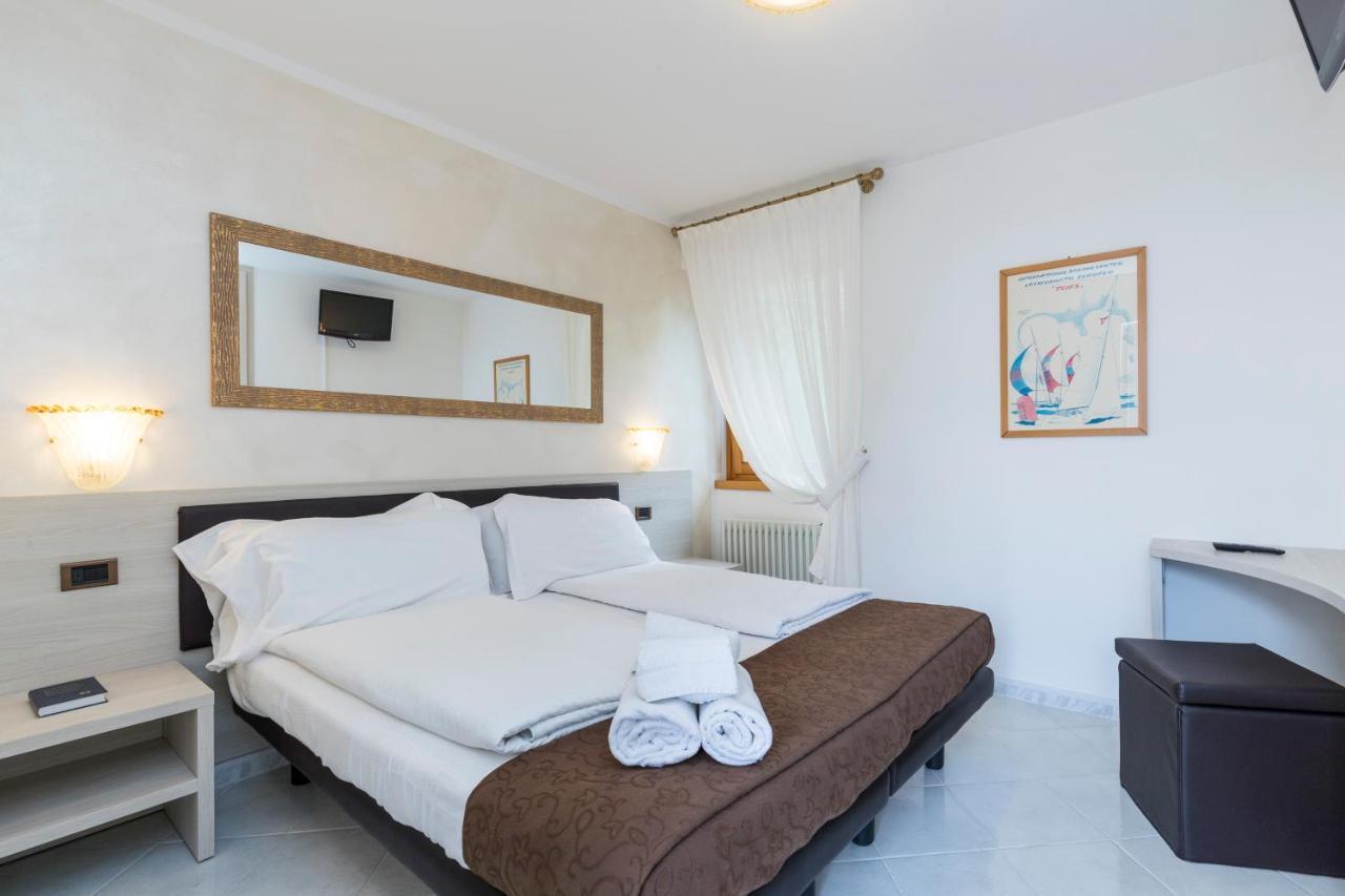 B&B Casa Benamati by Kelly Malcesine Bagian luar foto