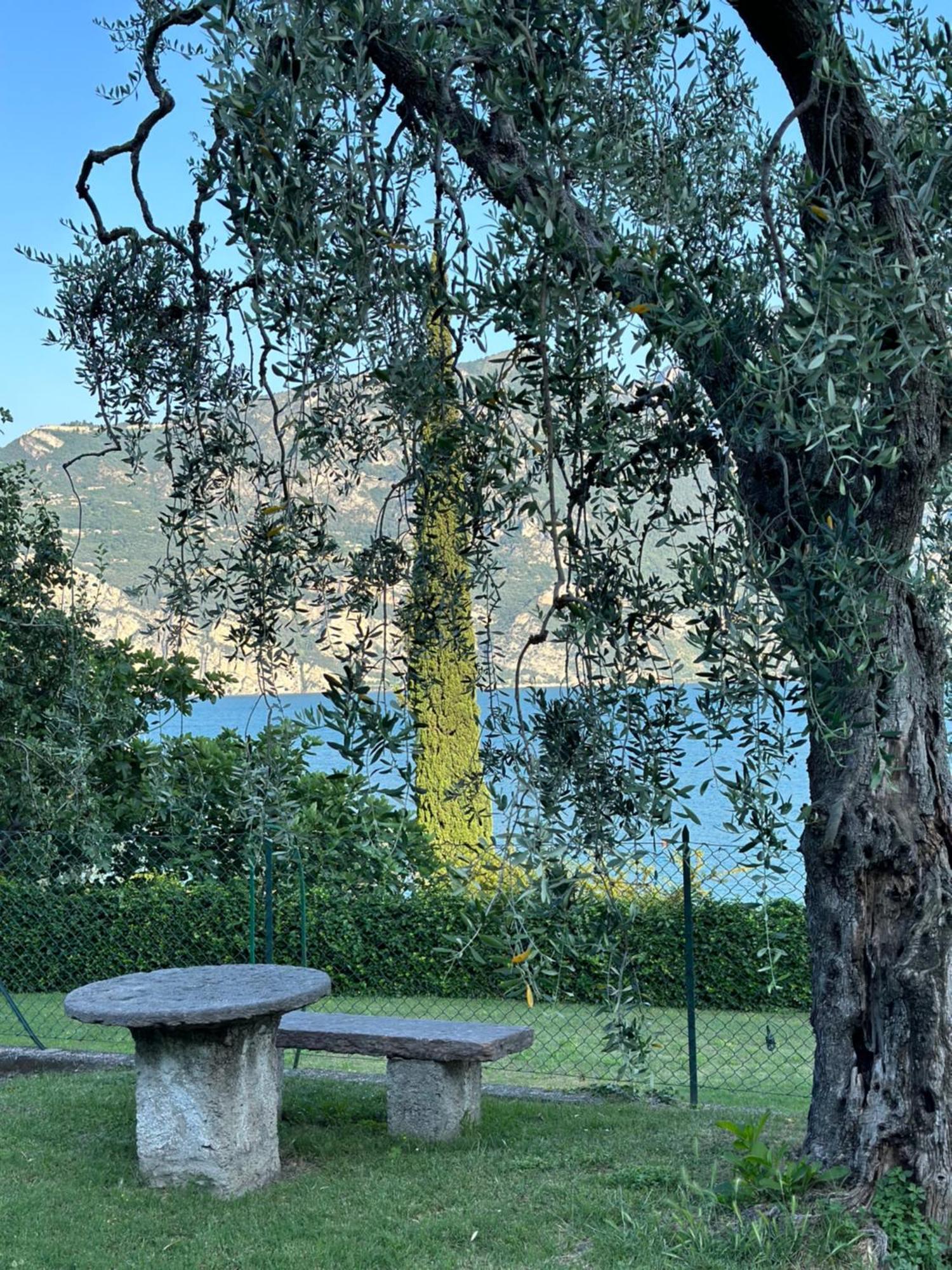 B&B Casa Benamati by Kelly Malcesine Bagian luar foto