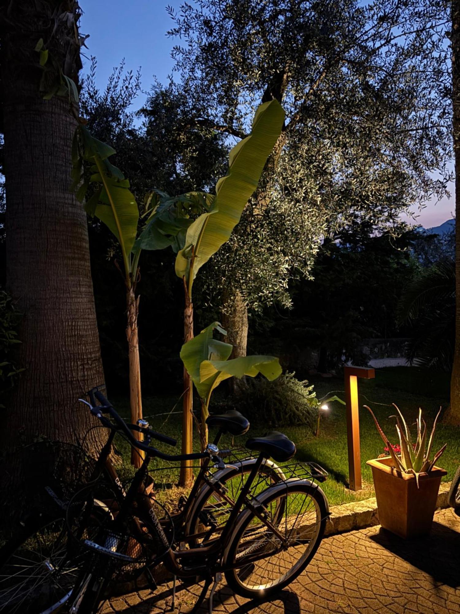 B&B Casa Benamati by Kelly Malcesine Bagian luar foto