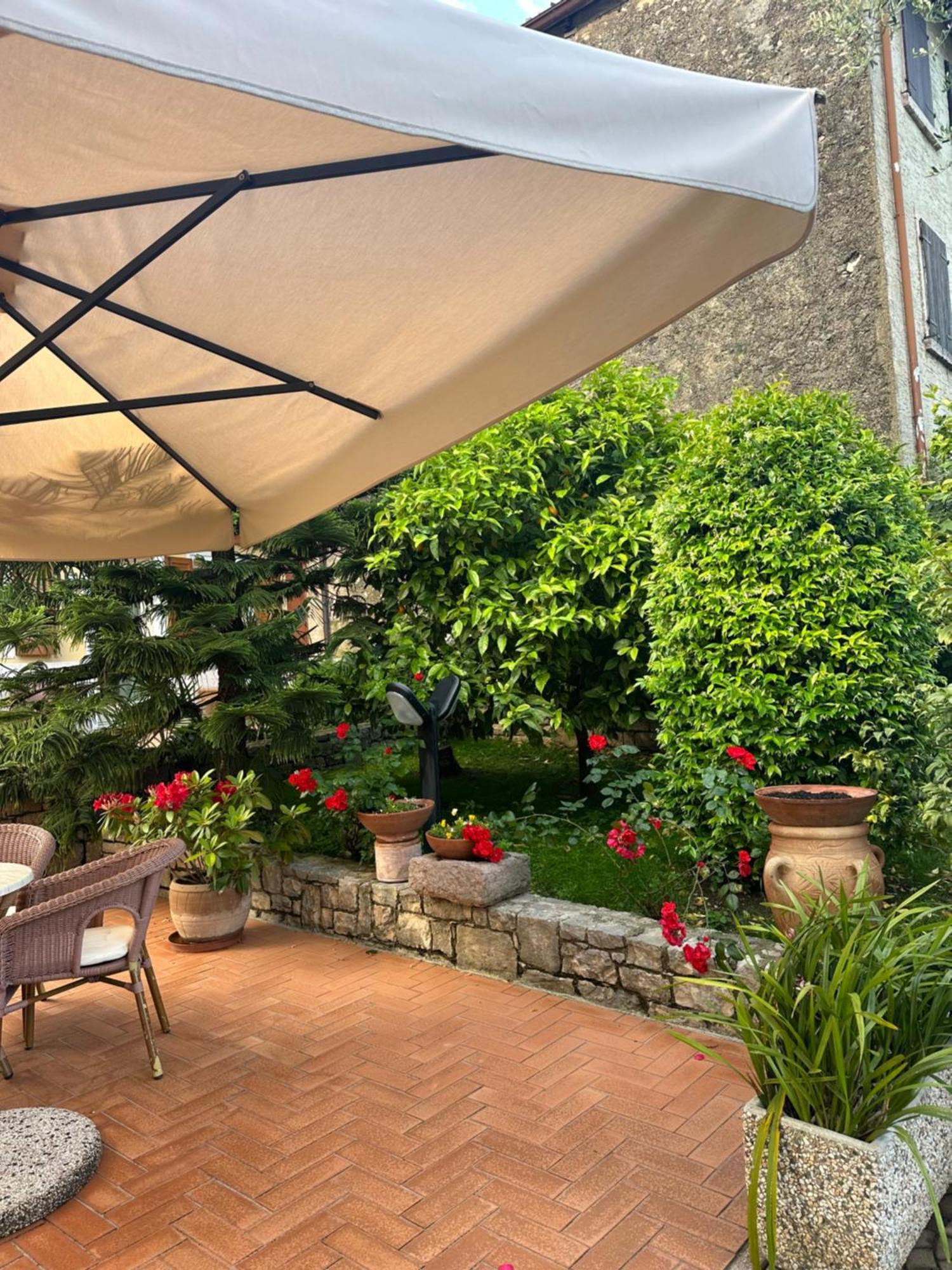 B&B Casa Benamati by Kelly Malcesine Bagian luar foto