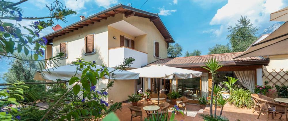B&B Casa Benamati by Kelly Malcesine Bagian luar foto