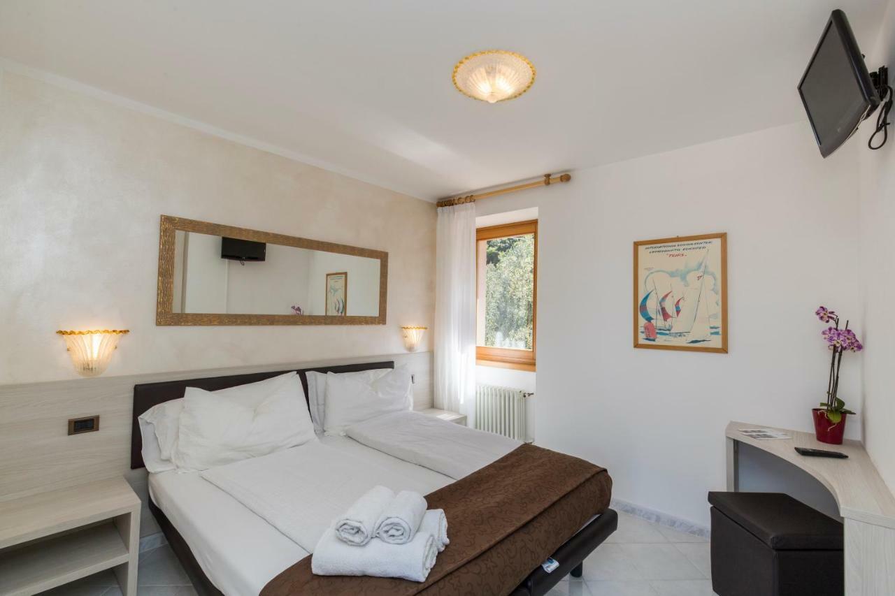 B&B Casa Benamati by Kelly Malcesine Bagian luar foto